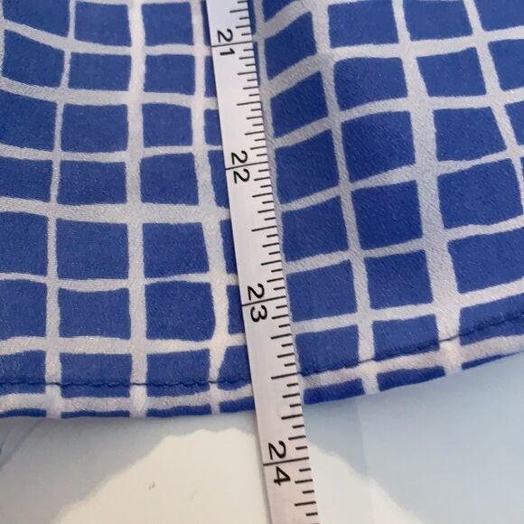 𝅺gap peplum top Sleeveless unique back design blue checked silky material - Picture 7 of 7